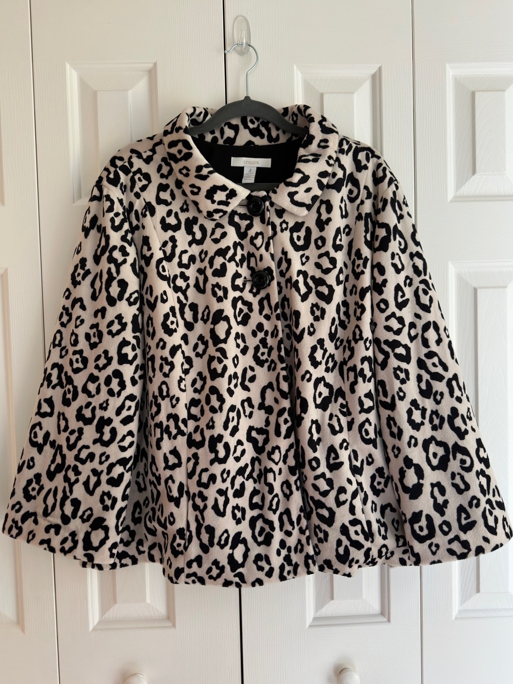 Chico's Size 4 Black & Cream Leopard Swing Coat